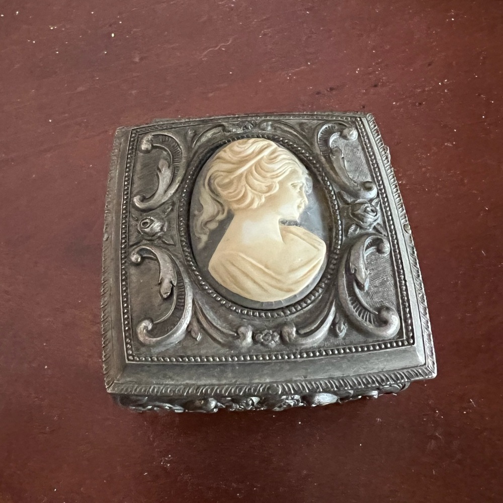 Vintage Music Box with Cameo Design